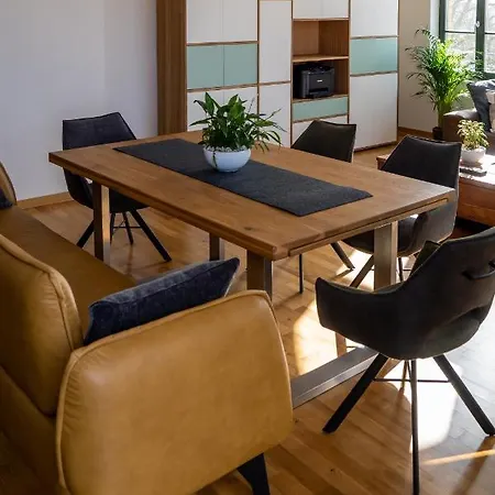 Koenig Residenz Nahe Bmw , Porsche , Dhl Und Messe Apartment